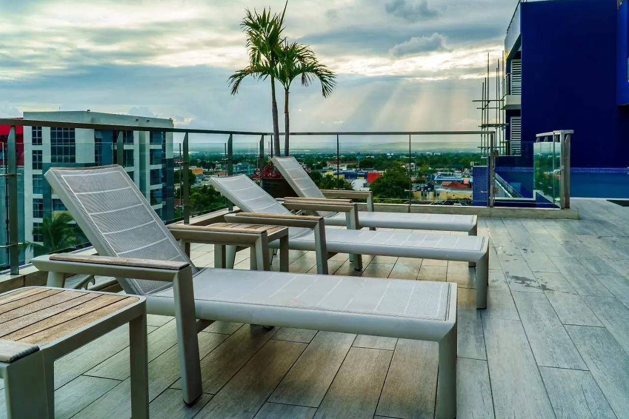Luxury Kingston Apt - Pool & Free Parking 20 South 0*,