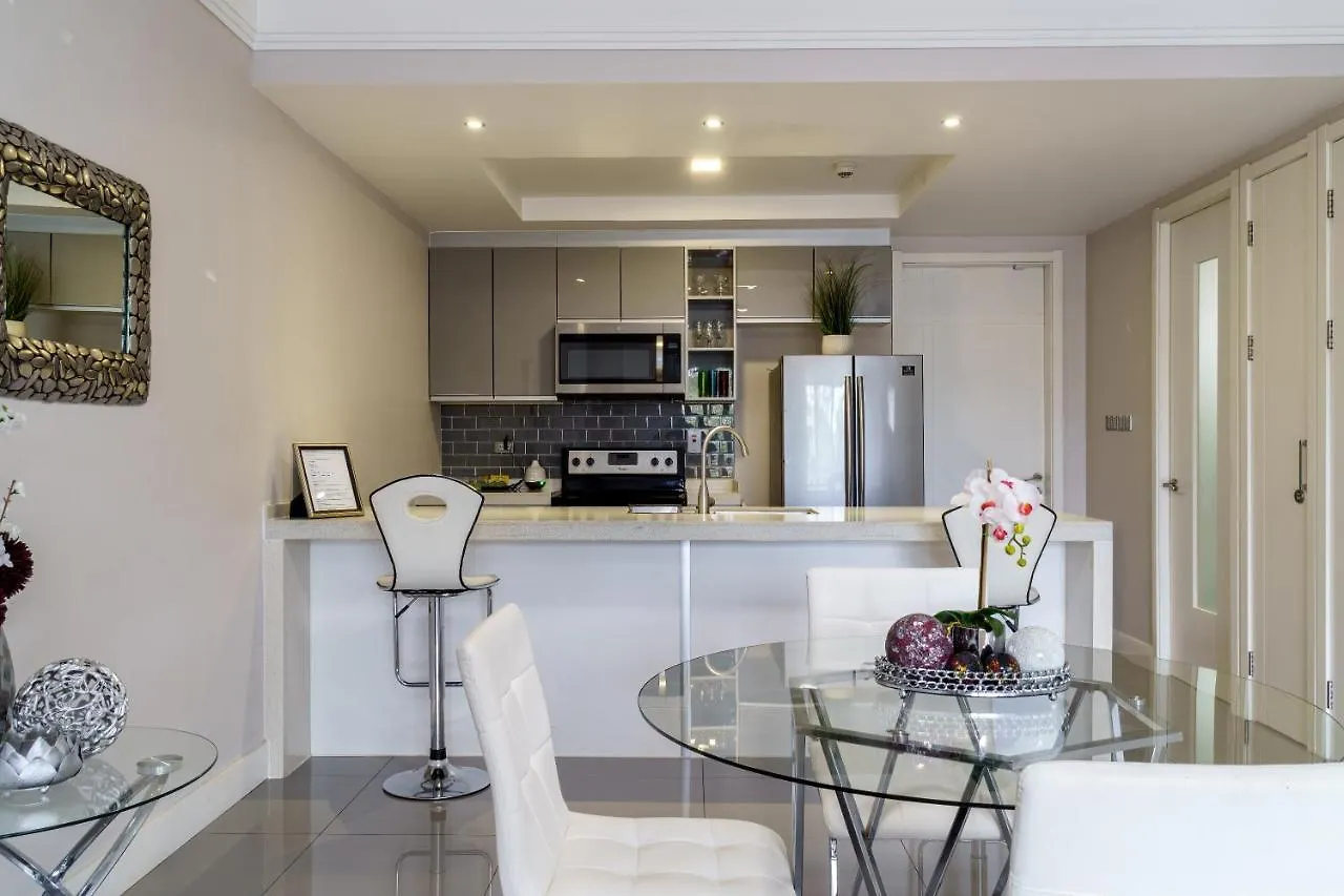 Διαμέρισμα Luxury Kingston Apt - Pool & Free Parking 20 South